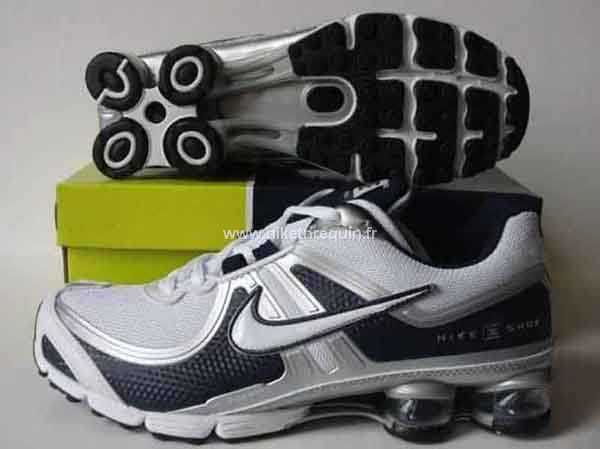 Nike Shox R4 Blanc Baskets Noires